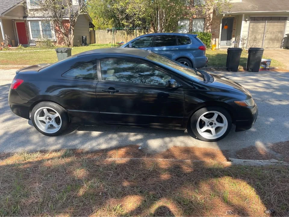 2009 Honda Civic 8th Gen - Image 3 of 13