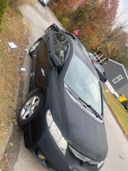 2009 Honda Civic 8th Gen - Image 2 of 4