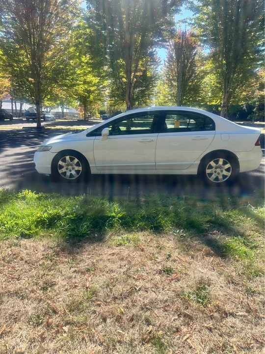 2009 Honda Civic 8th Gen - Image 2 of 7