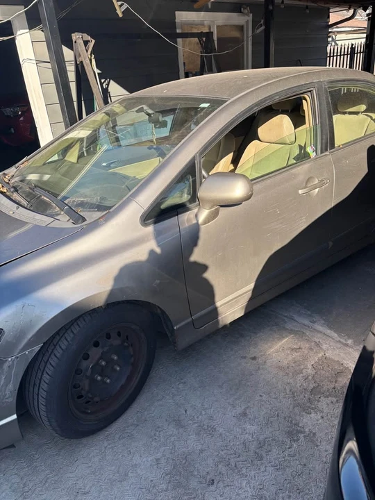 2009 Honda Civic 8th Gen - Image 3 of 4
