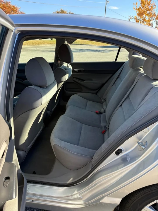 2009 Honda Civic 8th Gen - Image 9 of 12