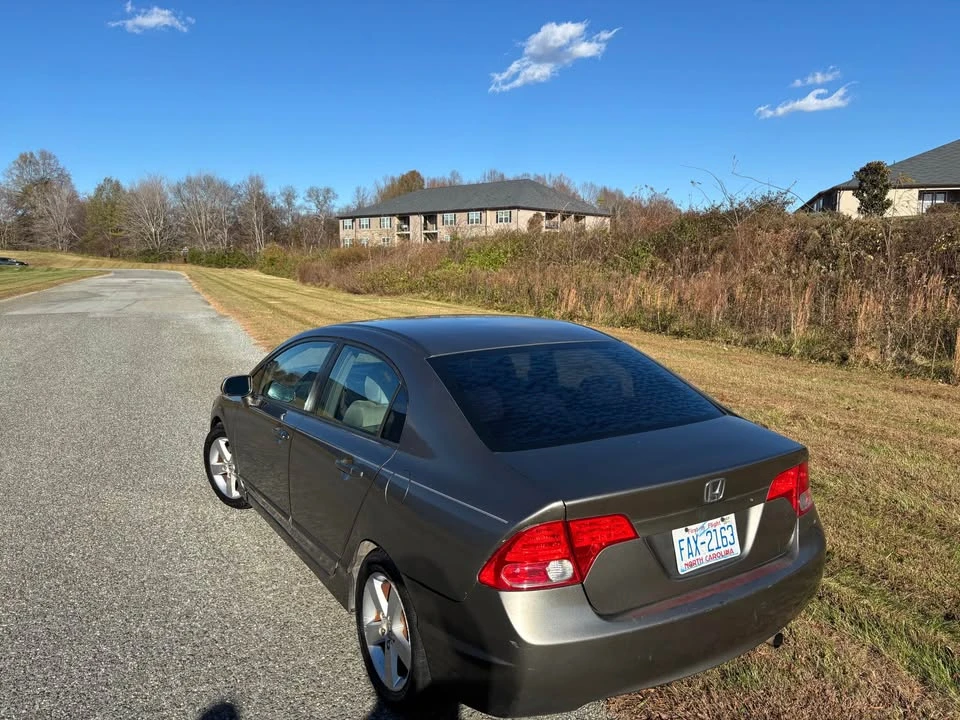 2009 Honda Civic 8th Gen - Image 3 of 8