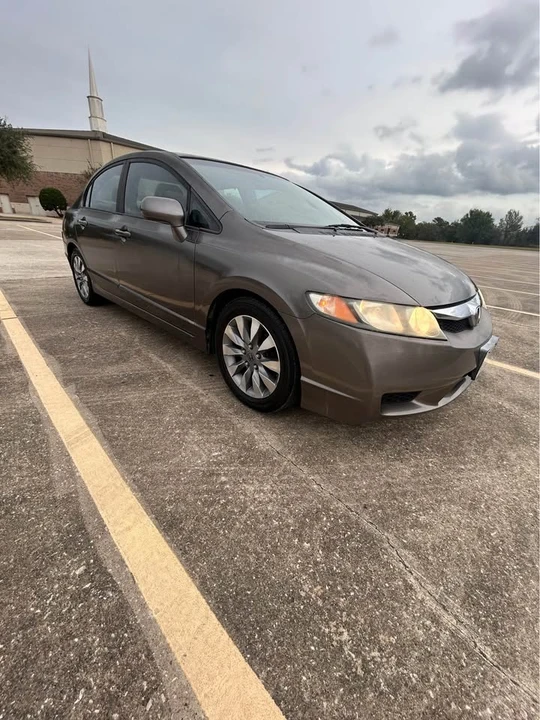 2009 Honda Civic 8th Gen - Image 2 of 8