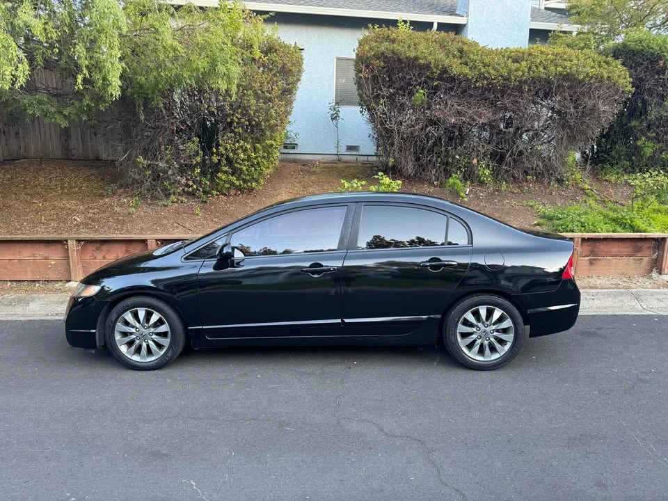2009 Honda Civic 8th Gen - Image 2 of 9
