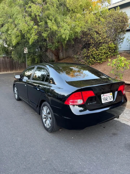 2009 Honda Civic 8th Gen - Image 3 of 9