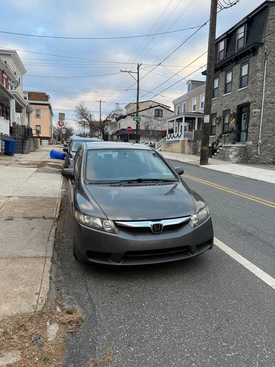 2009 Honda Civic 8th Gen - Image 2 of 6