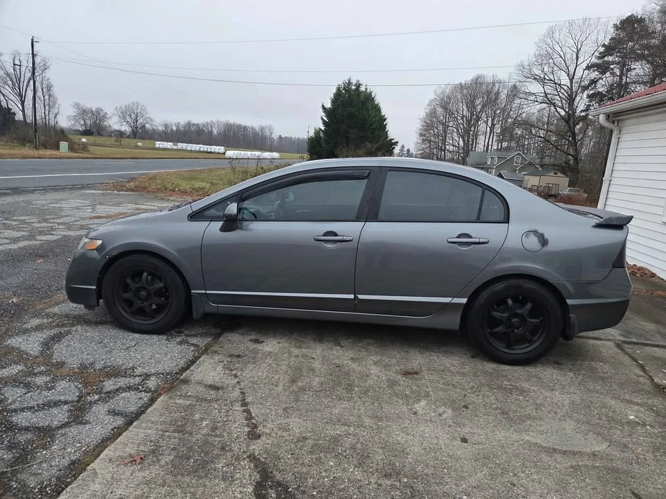 2009 Honda Civic 8th Gen - Image 2 of 10