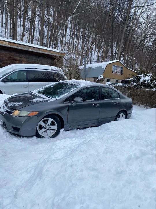 2009 Honda Civic 8th Gen - Image 2 of 2