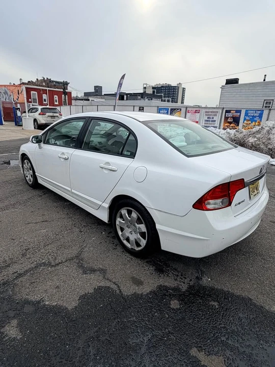 2009 Honda Civic 8th Gen - Image 3 of 17