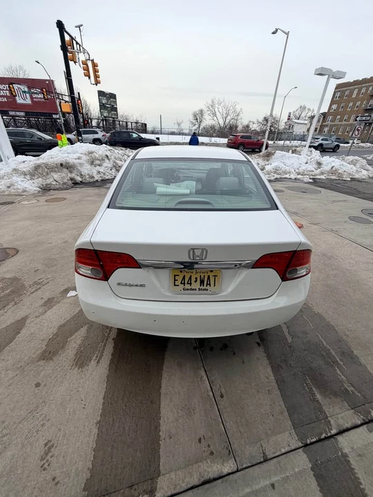 2009 Honda Civic 8th Gen - Image 10 of 17
