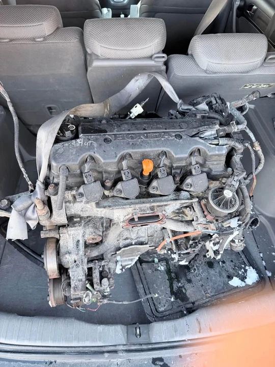 2009 Honda Civic 8th Gen - Image 16 of 17