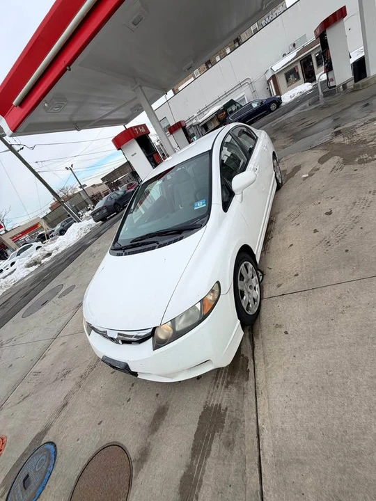 2009 Honda Civic 8th Gen - Image 7 of 17