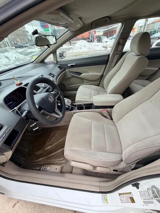 2009 Honda Civic 8th Gen - Image 12 of 17
