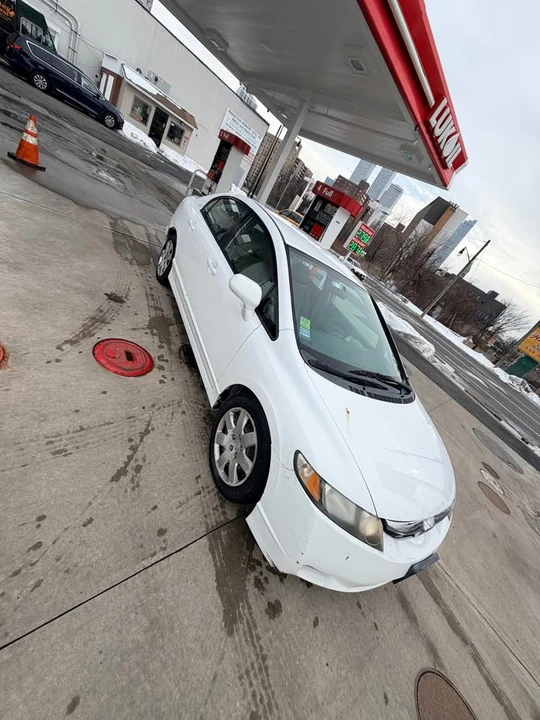 2009 Honda Civic 8th Gen - Image 9 of 17
