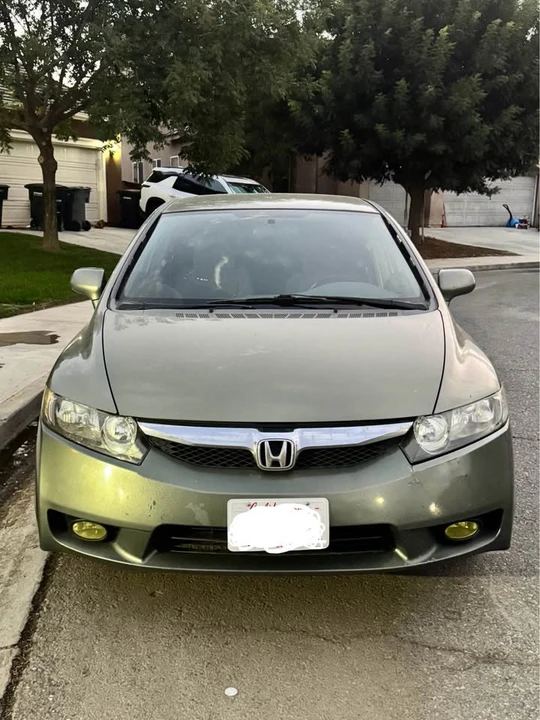 2009 Honda Civic 8th Gen - Image 2 of 8