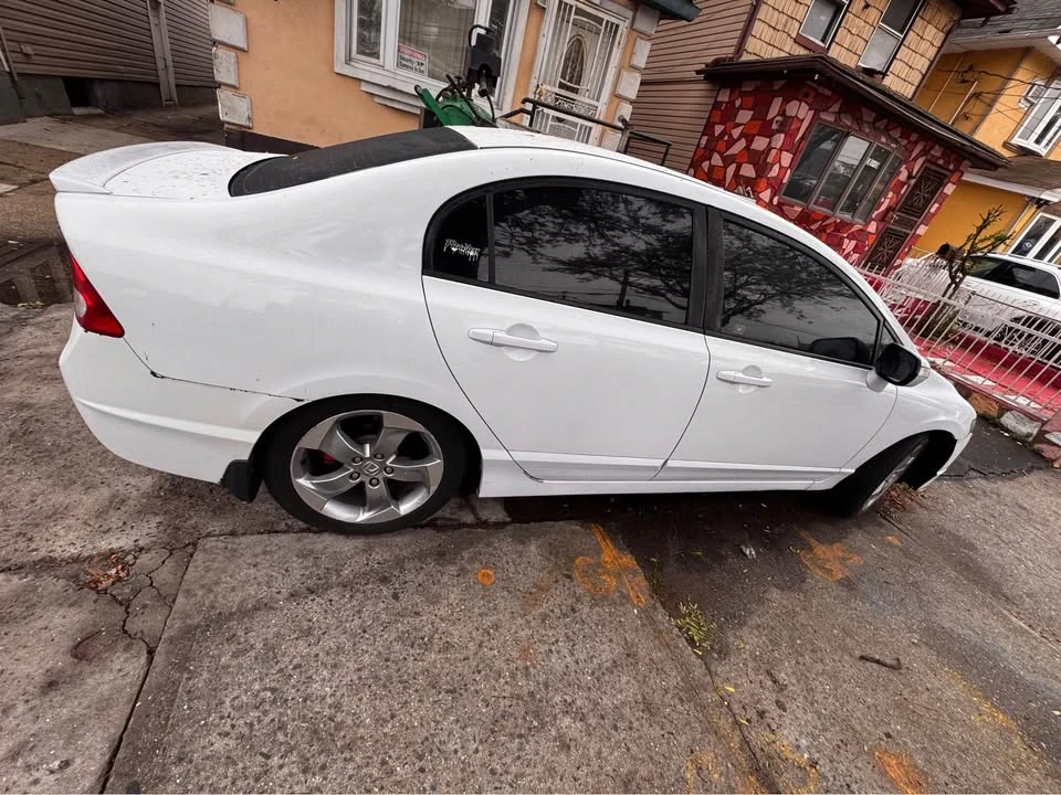 2009 Honda Civic 8th Gen - Image 5 of 11