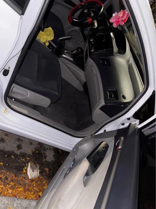 2009 Honda Civic 8th Gen - Image 9 of 11