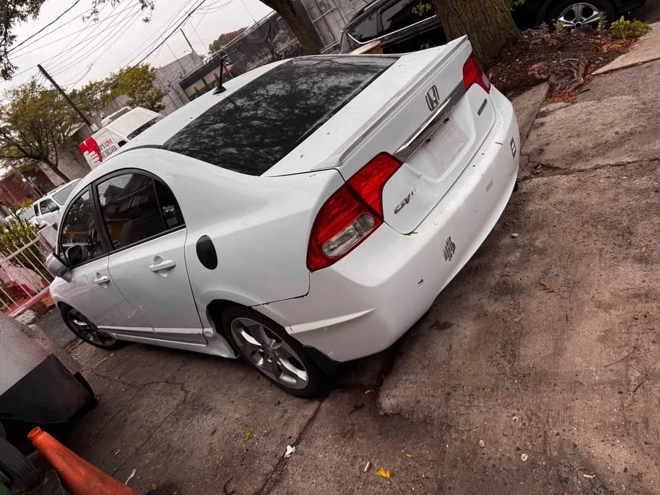 2009 Honda Civic 8th Gen - Image 4 of 11