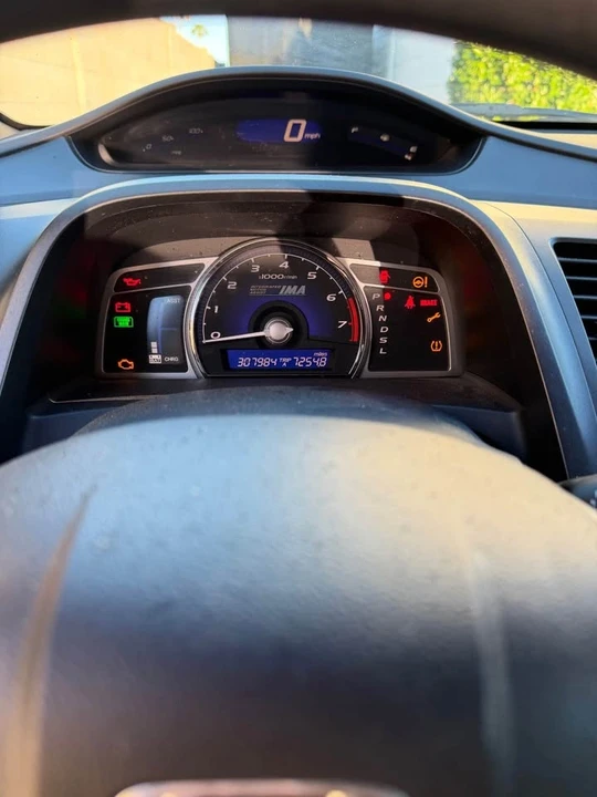 2009 Honda Civic 8th Gen - Image 2 of 8
