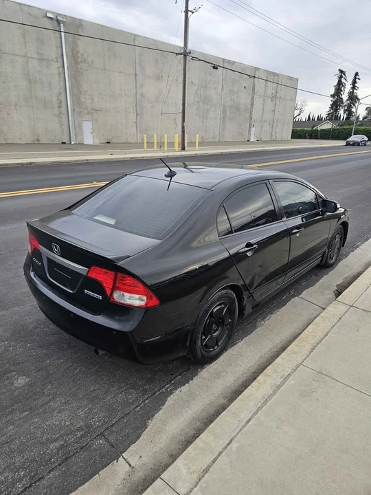 2009 Honda Civic 8th Gen - Image 3 of 9