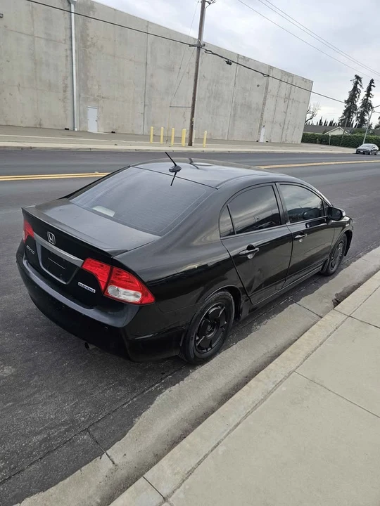 2009 Honda Civic 8th Gen - Image 4 of 9