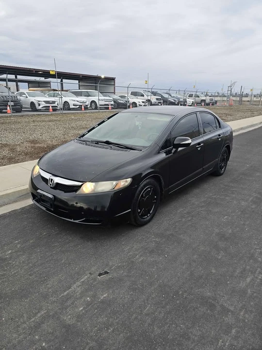 2009 Honda Civic 8th Gen - Image 2 of 9