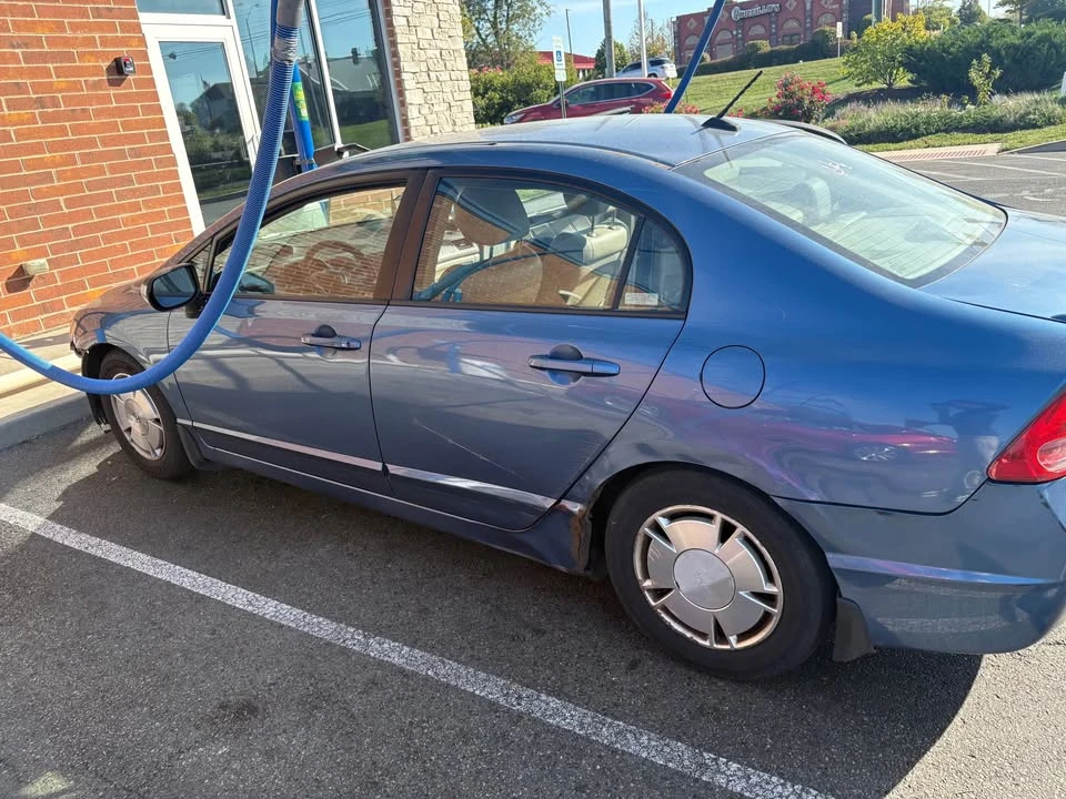 2009 Honda Civic 8th Gen - Image 2 of 4