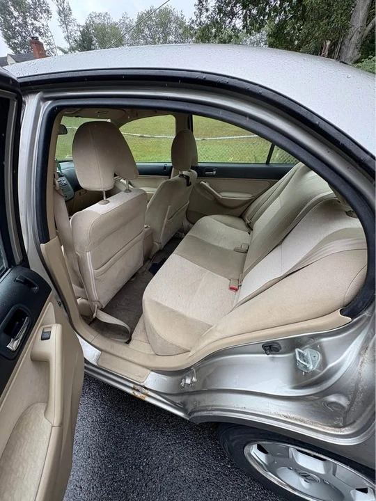 2009 Honda Civic 8th Gen - Image 6 of 8