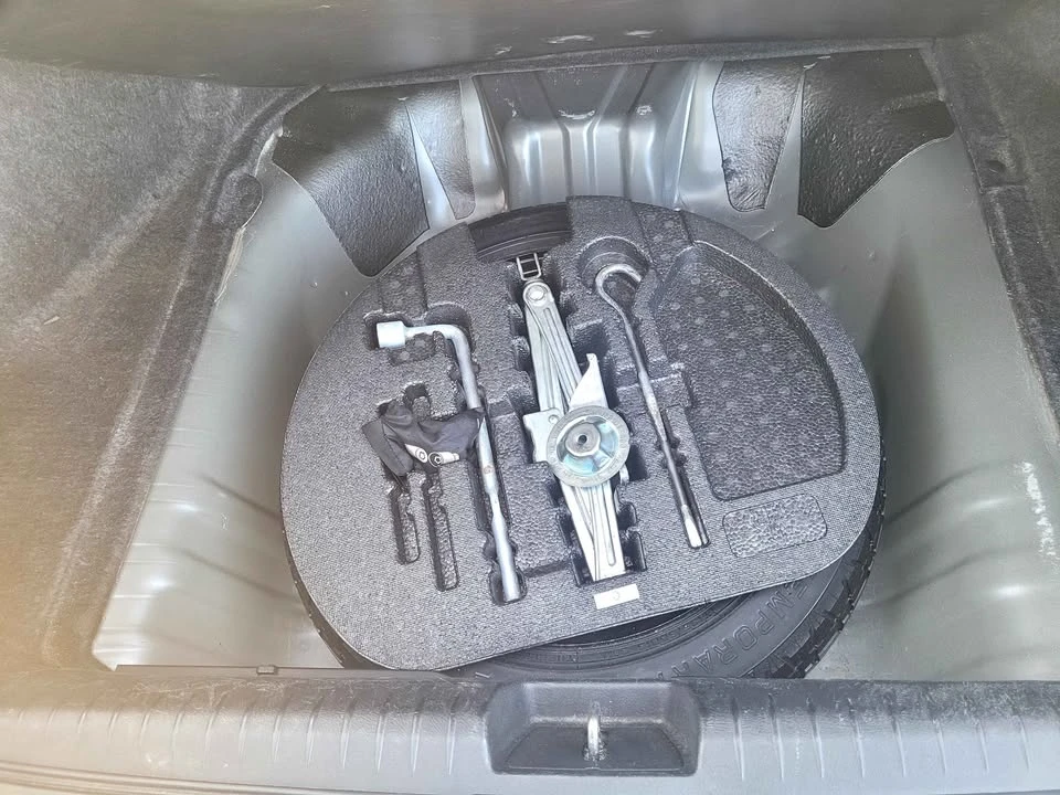 2009 Honda Civic 8th Gen - Image 9 of 9