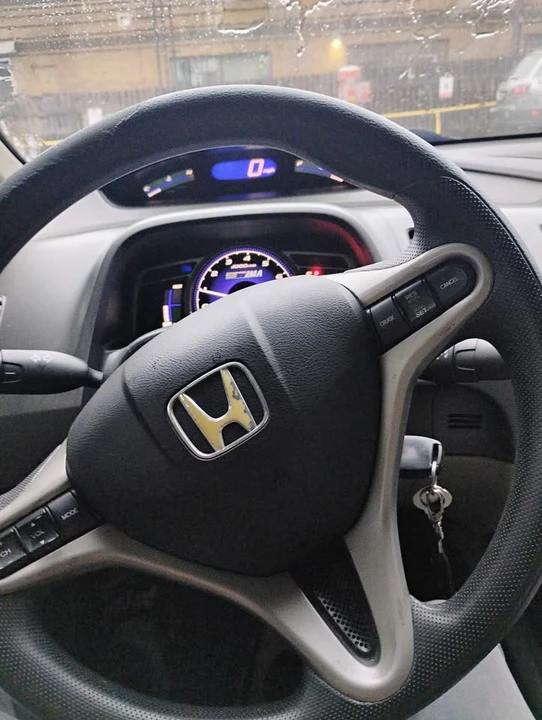2009 Honda Civic 8th Gen - Image 3 of 8