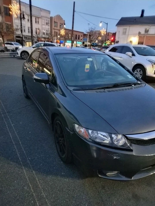 2009 Honda Civic 8th Gen - Image 2 of 5