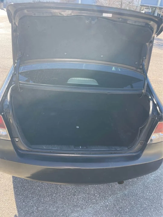 2009 Honda Civic 8th Gen - Image 15 of 17
