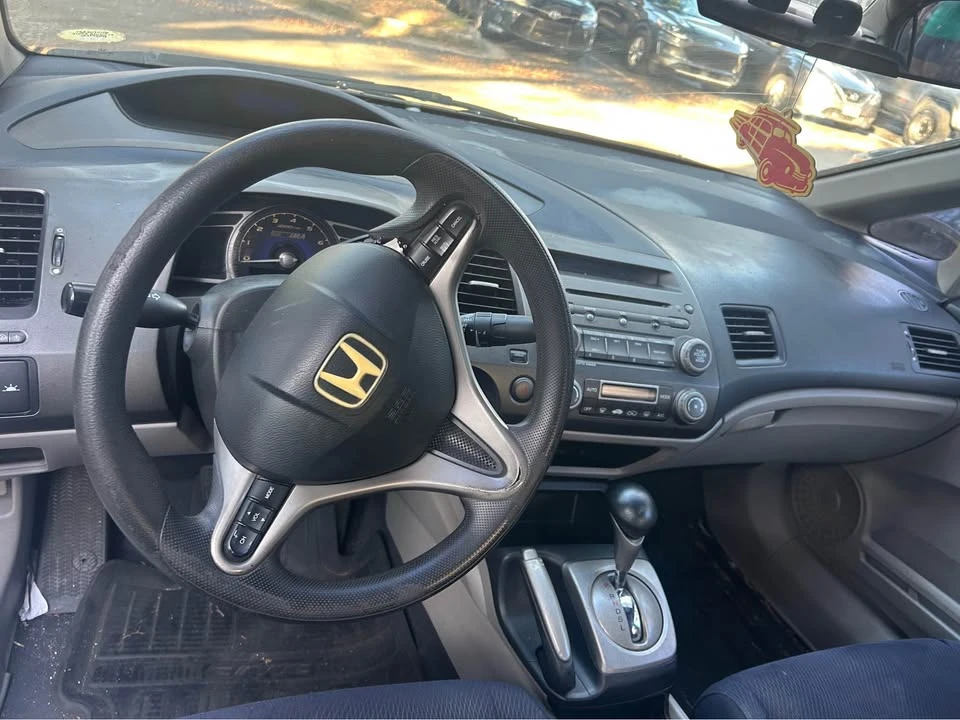 2009 Honda Civic 8th Gen - Image 2 of 3