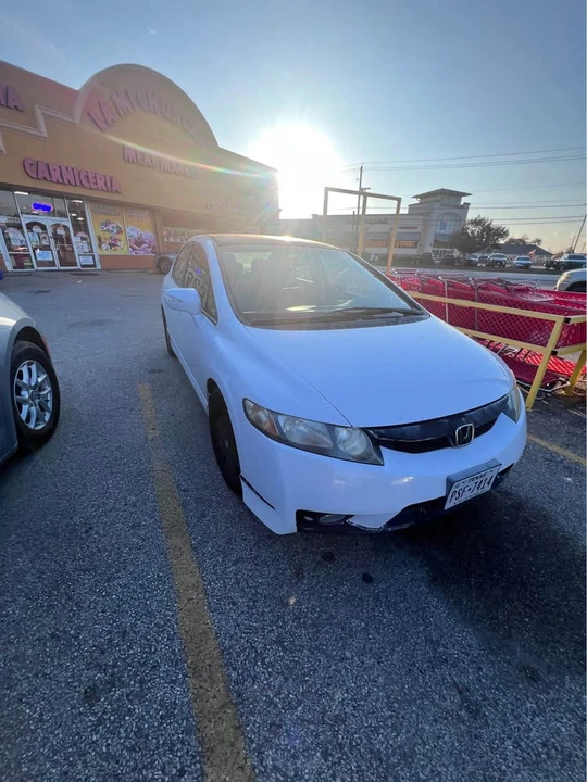 2009 Honda Civic 8th Gen - Image 2 of 8