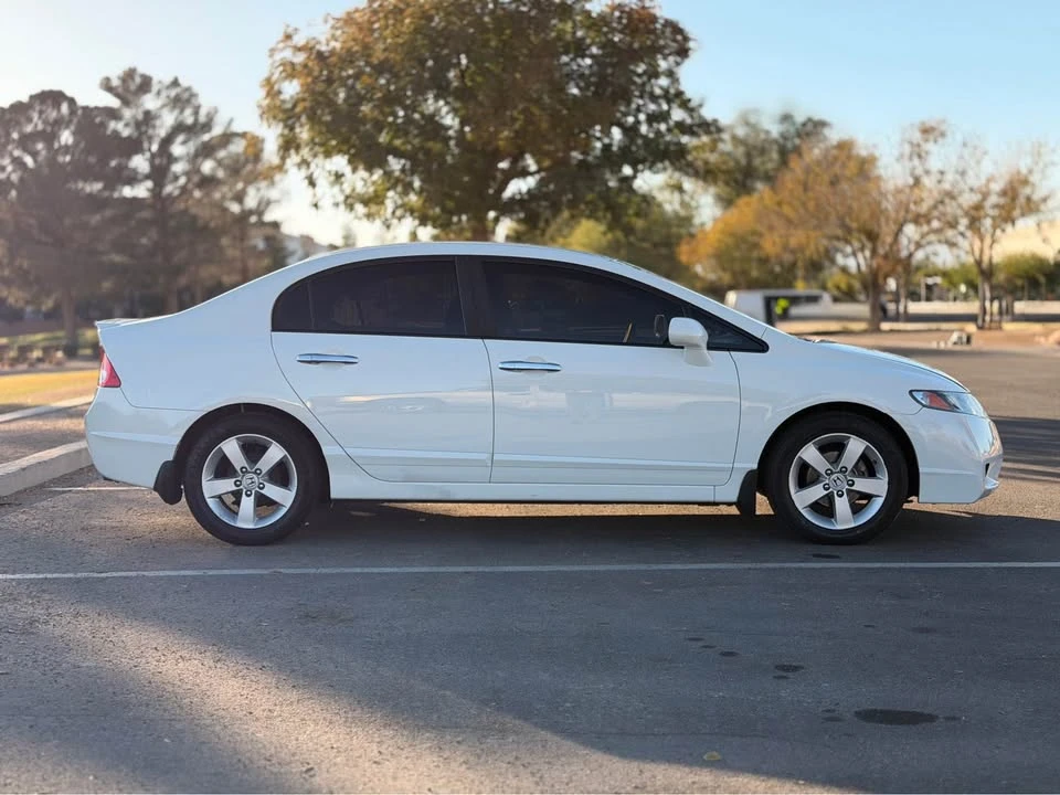2009 Honda Civic 8th Gen - Image 8 of 11