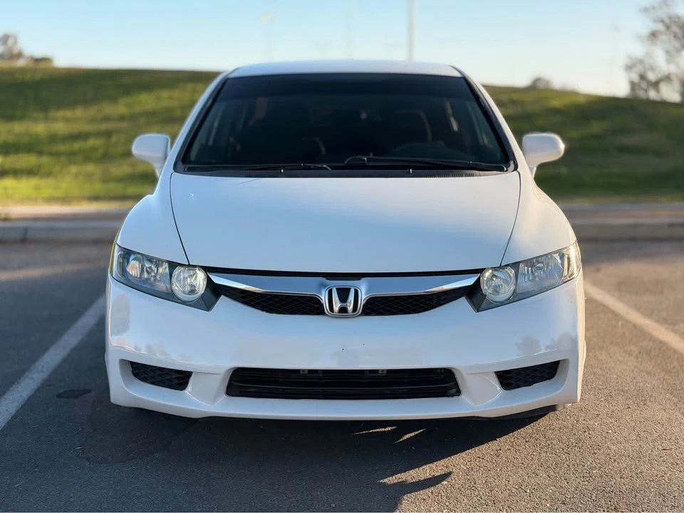 2009 Honda Civic 8th Gen - Image 2 of 11