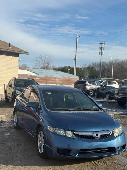 2009 Honda Civic 8th Gen - Image 3 of 12
