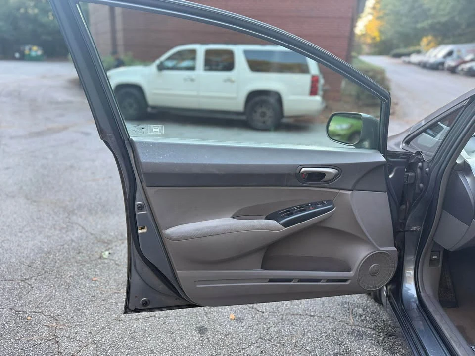 2009 Honda Civic 8th Gen - Image 7 of 15