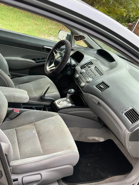 2009 Honda Civic 8th Gen - Image 10 of 12