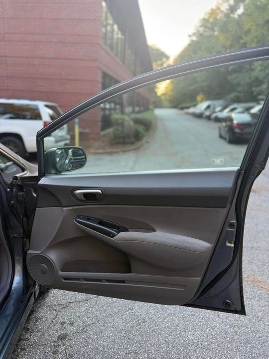 2009 Honda Civic 8th Gen - Image 4 of 15