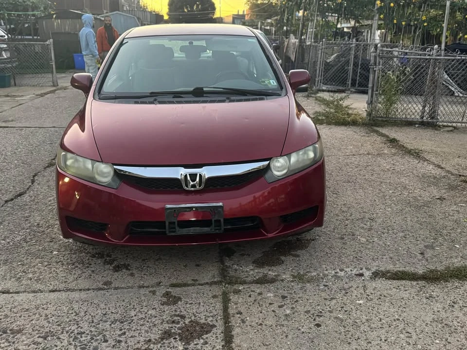 2009 Honda Civic 8th Gen - Image 2 of 8