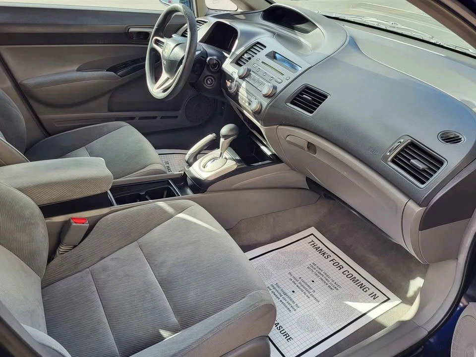 2009 Honda Civic 8th Gen - Image 8 of 14