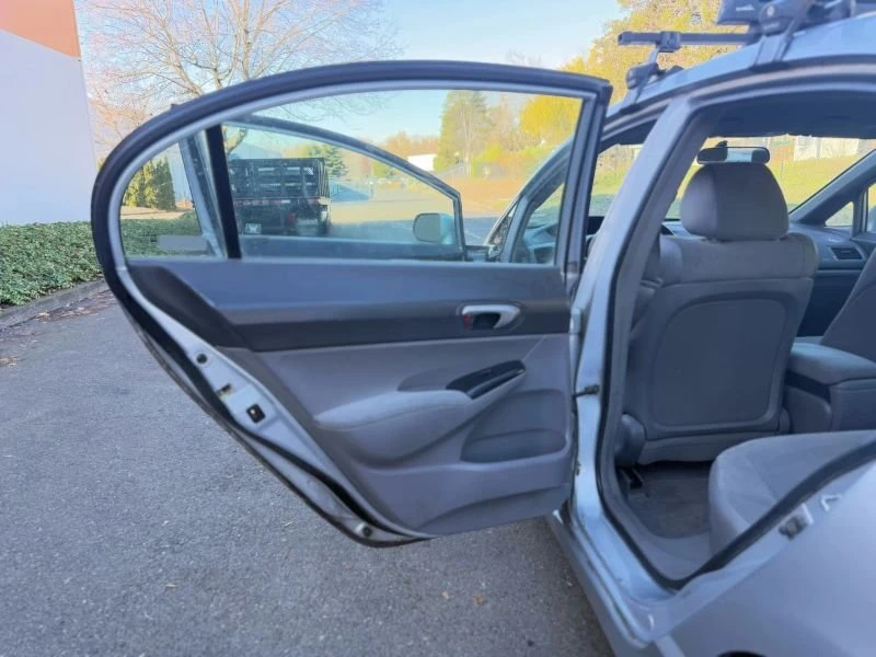2009 Honda Civic 8th Gen - Image 11 of 17