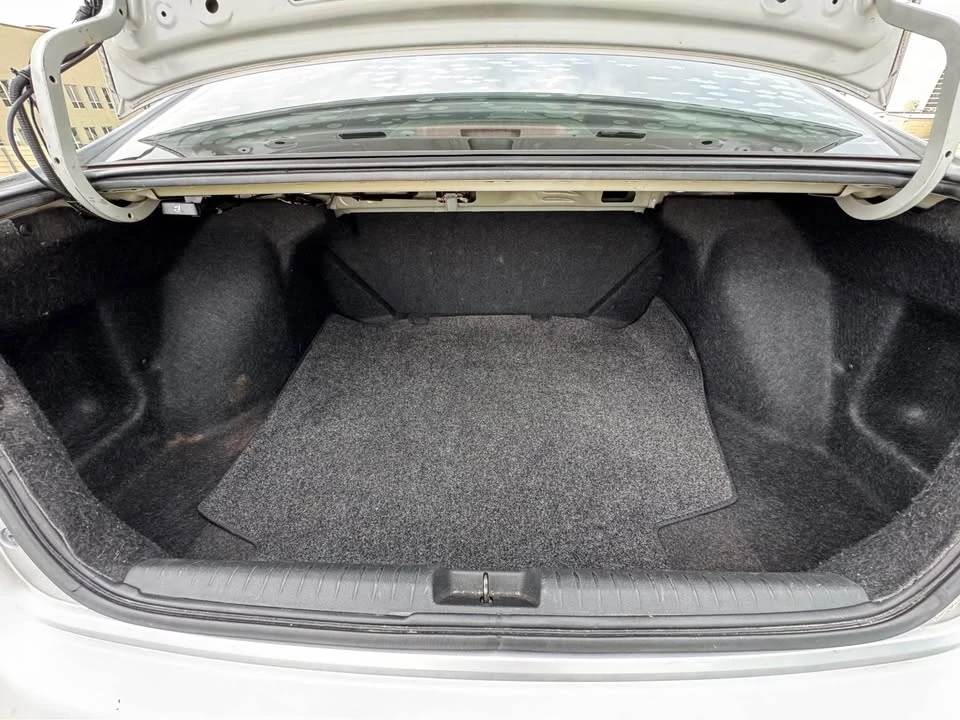 2009 Honda Civic 8th Gen - Image 9 of 13