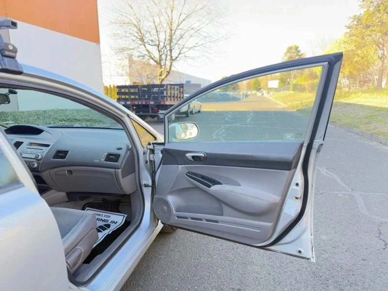 2009 Honda Civic 8th Gen - Image 12 of 16