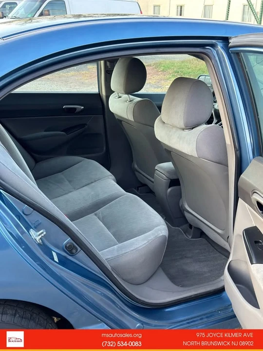 2009 Honda Civic 8th Gen - Image 8 of 16