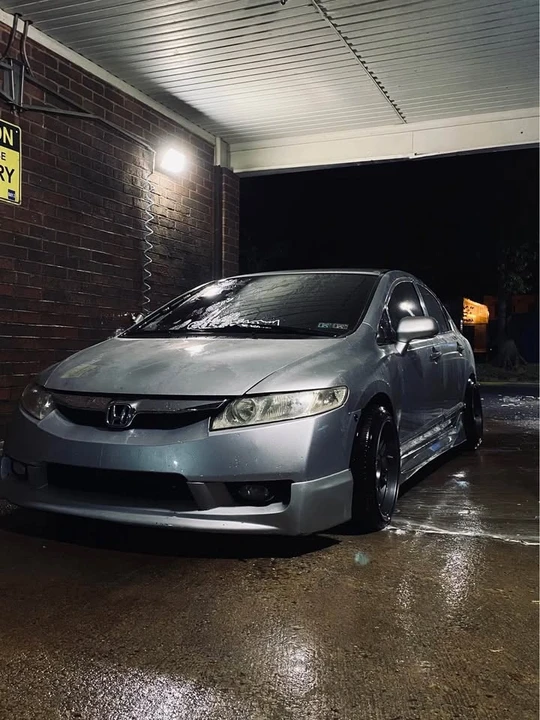 2009 Honda Civic 8th Gen - Image 9 of 18