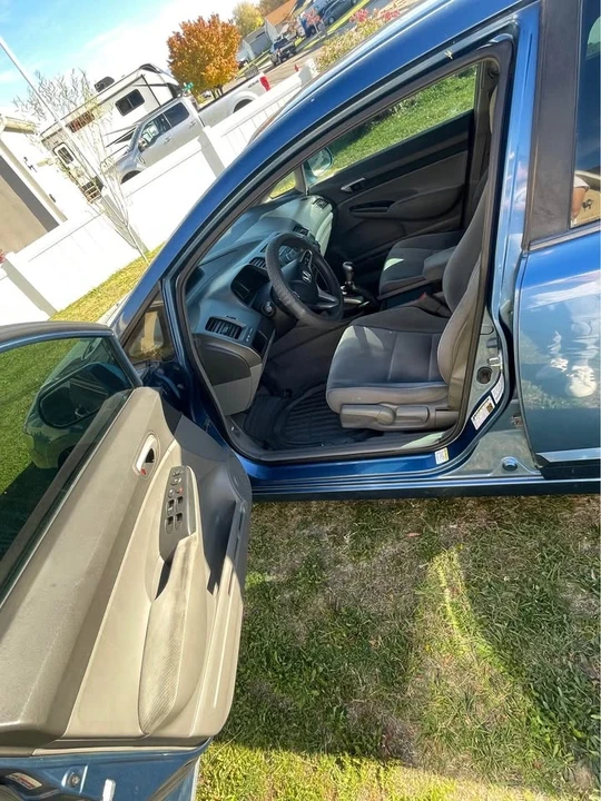 2009 Honda Civic 8th Gen - Image 8 of 9