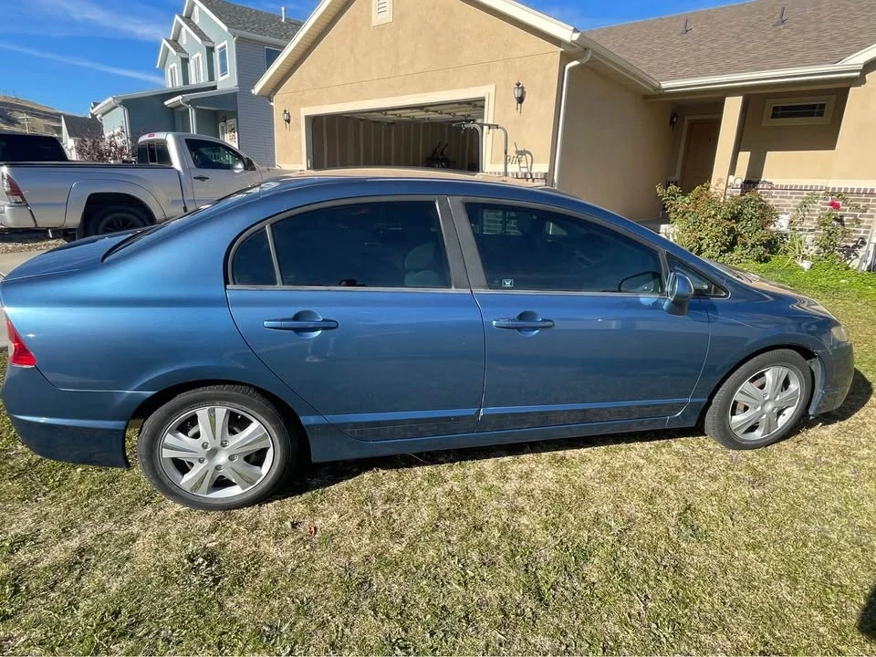 2009 Honda Civic 8th Gen - Image 2 of 9