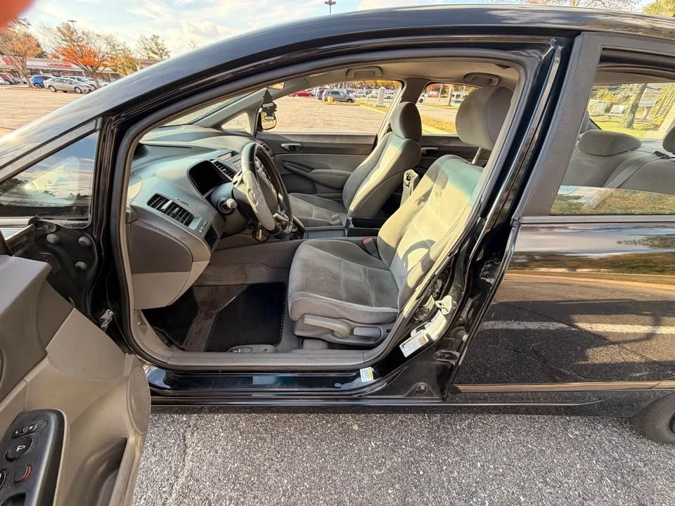 2009 Honda Civic 8th Gen - Image 8 of 11